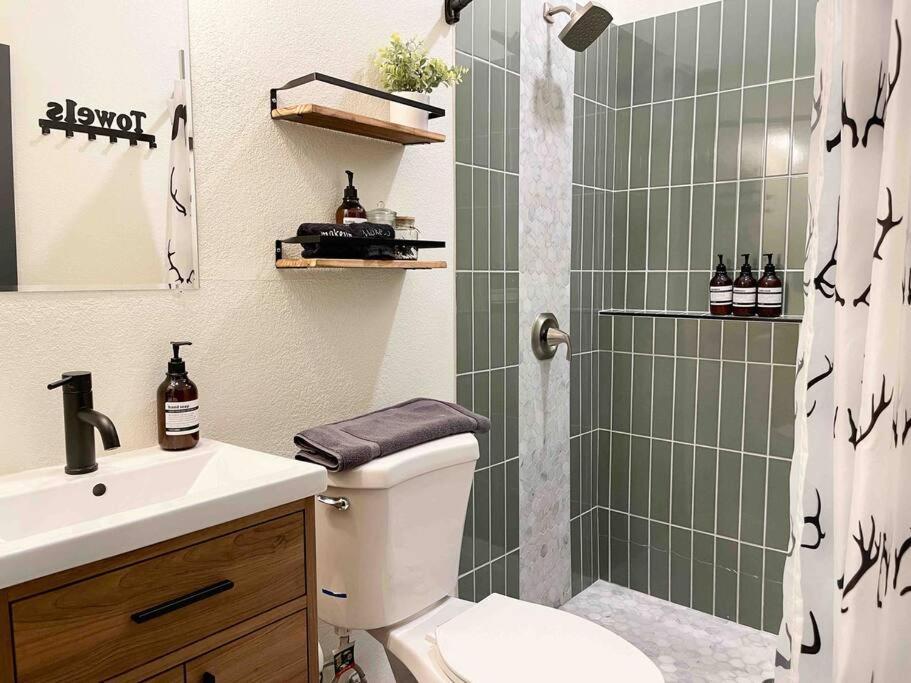 Walk To Gc Train Depot And Route 66, King Beds, Game Room, Bbq, Firepit Williams Exterior photo